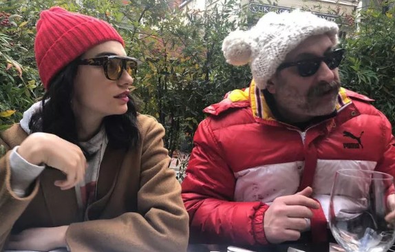 Hazar Ergüçlü yeni yıla ailesiyle girdi...